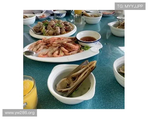 奢华游艇会餐厅：尊享海景美食盛宴